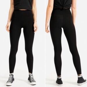 Everlane Black Renew Leggings